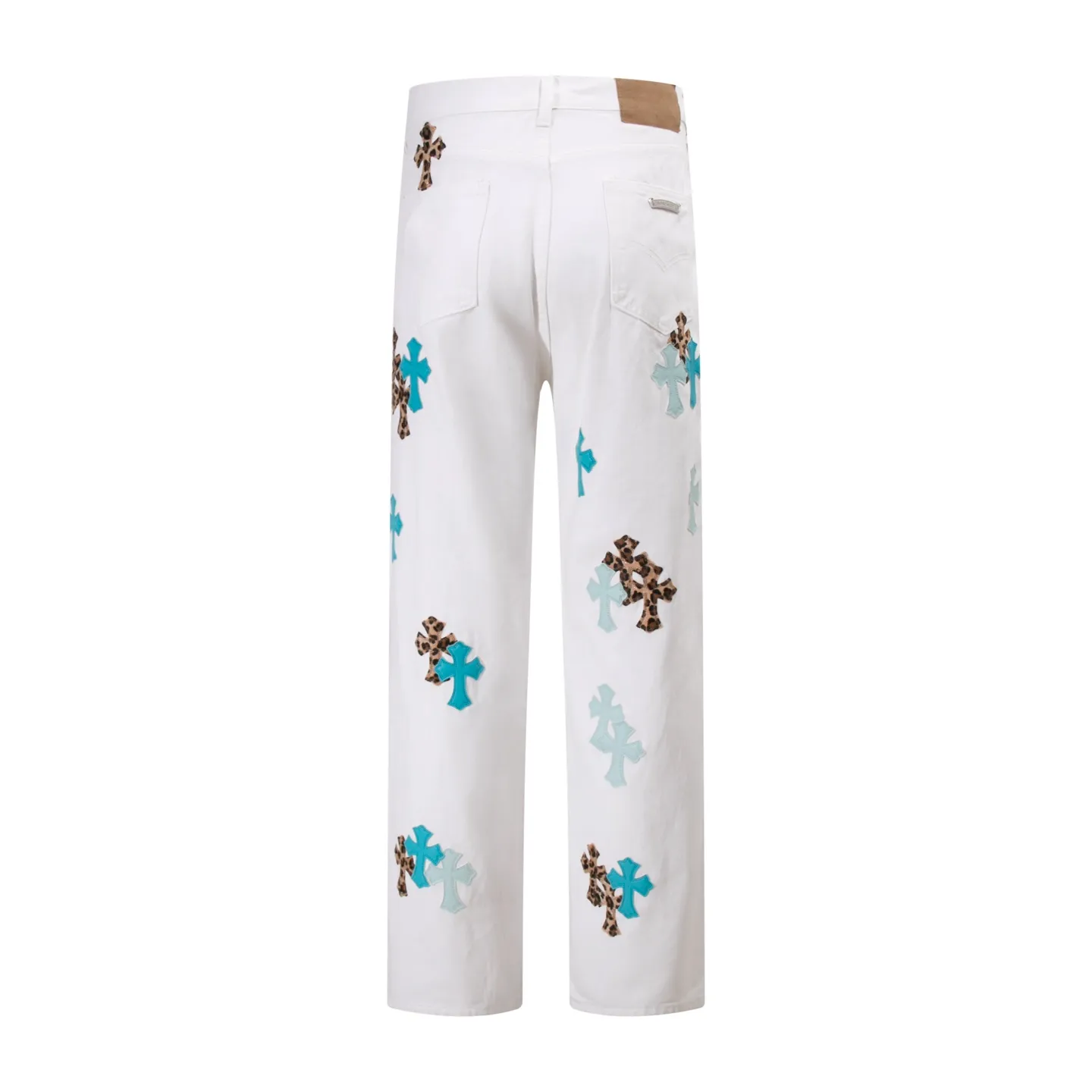 P260 Style number: H887 Croxin & 𝐂𝐡𝐫𝐨𝐦𝐞 𝐇𝐞𝐚𝐫𝐭 ss25 new ice blue leopard print cross patchwork leather jeans. Styles with different washed textures are very friendly to people with thin legs. The slightly flared version perfectly modifies the leg shape. The timeless and moderate length makes it easy to match and match. It is the basis for various styles and is a must-have in your wardrobe! The fabric is stiff but also makes the upper body soft without losing texture. The washing process is even more perfect. It is a must-have item for everyone! ! ! Washed wheat, tag, pants label, three labels complete Color: white Size: 28-30-32-34